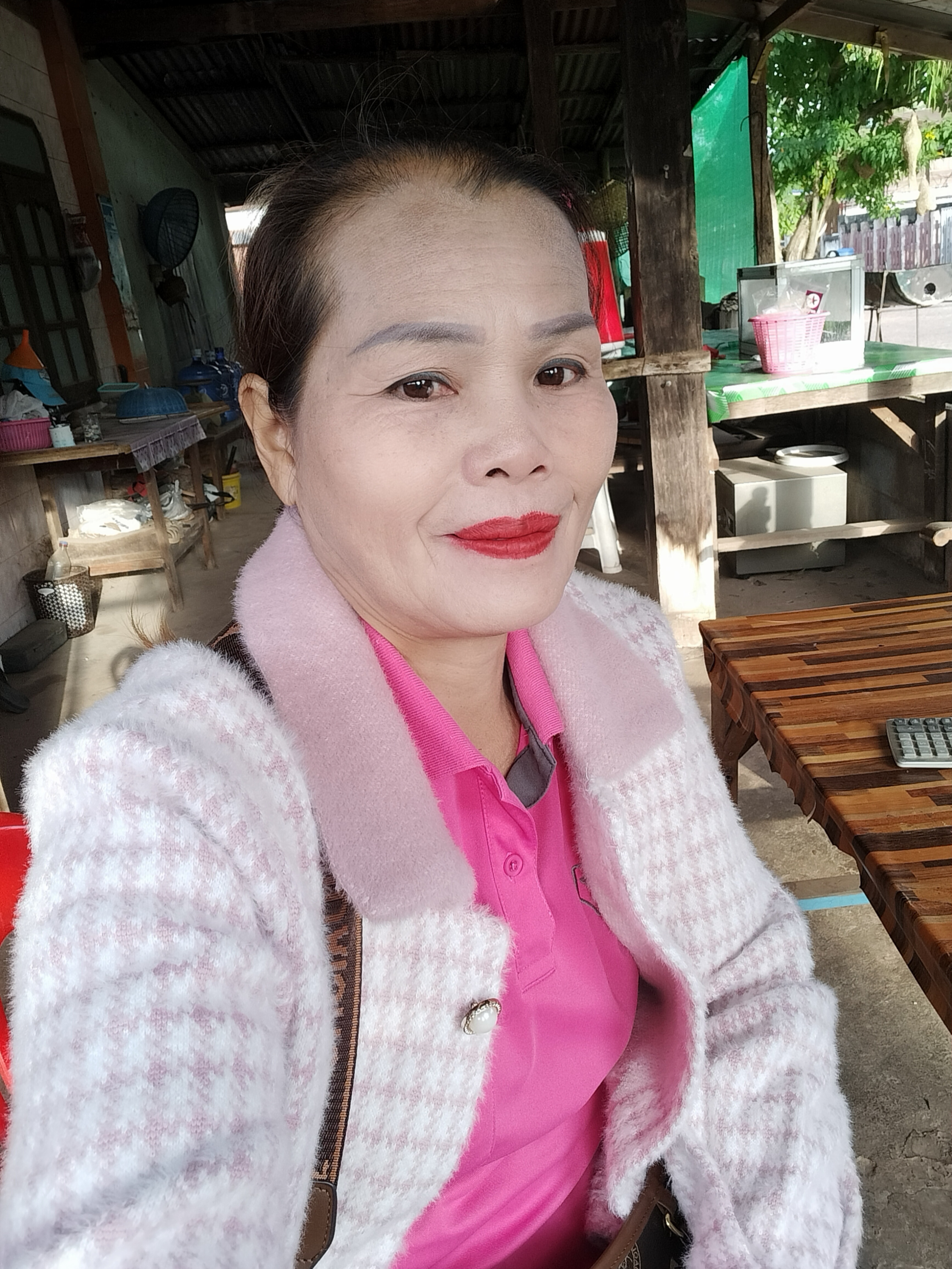 นางสาวกลีบผกา